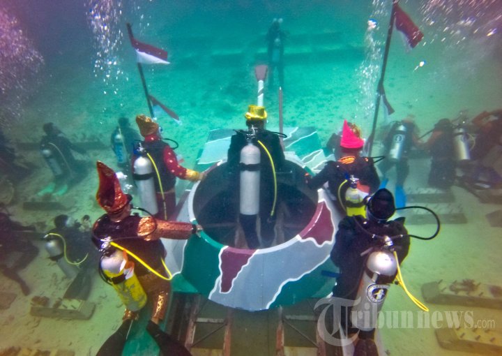 Upacara Penanaman Terumbu Karang di Aceh