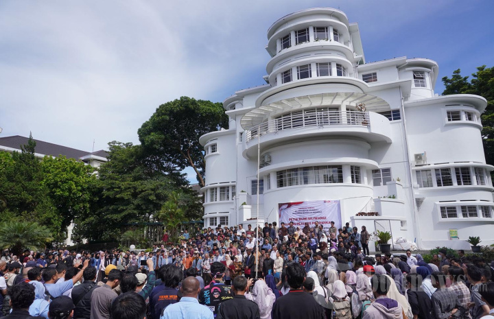 UPI Bandung Kritik Jokowi Lewat Petisi Bumi Siliwangi