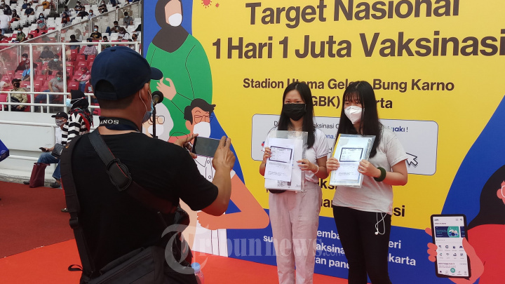 Vaksinasi Massal 12+ di GBK Senayan