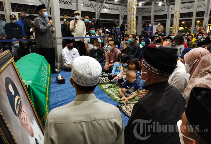 Wali Kota Bandung Oded M Danial Meninggal Dunia