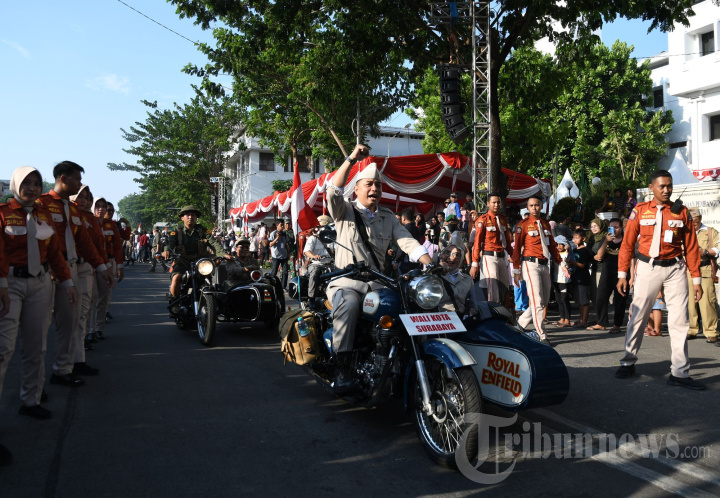 Walikota Surabaya Eri Cahyadi Pimpin Parade Juang