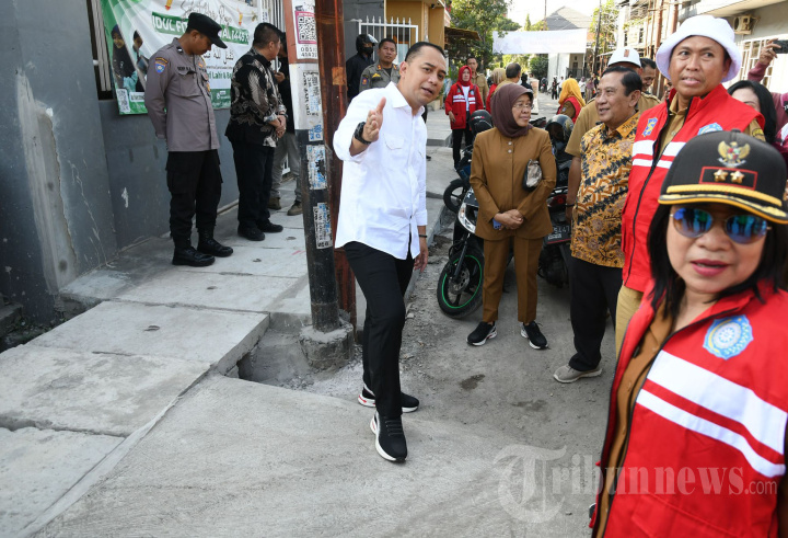 Walikota Surabaya Tinjau Pembangunan Saluran