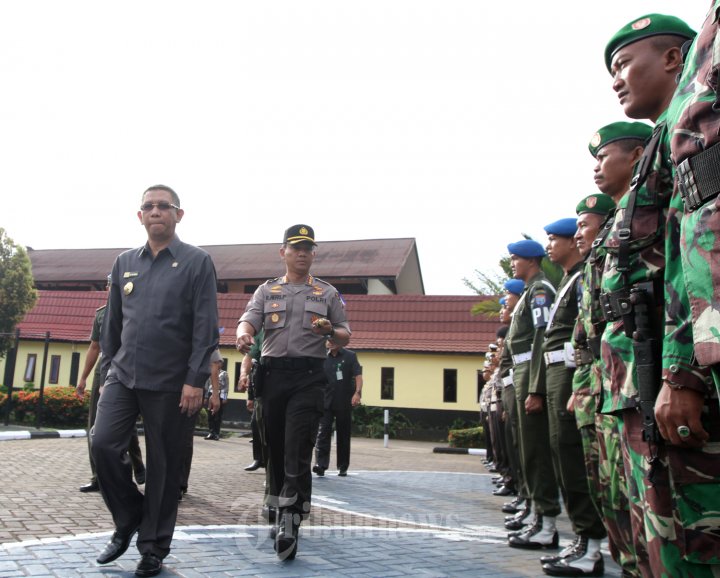 Walkot Pontianak Gelar Pasukan Operasi Liong Kapuas 2015