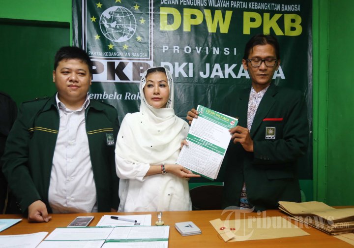 Wanita Emas Daftar Cagub