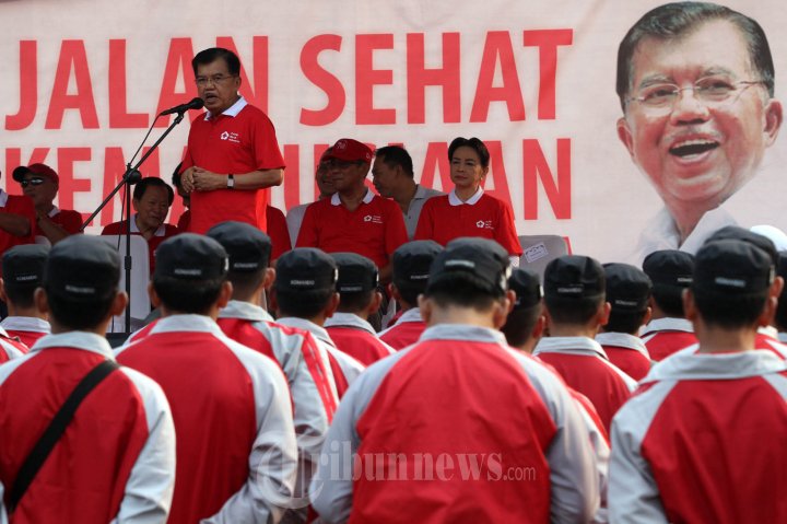 Wapres JK Ikuti Gerak Jalan HUT PMI