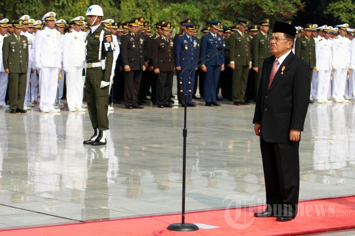 Wapres JK Pimpin Peringatan Hari Pahlawan Di TMP Kalibata