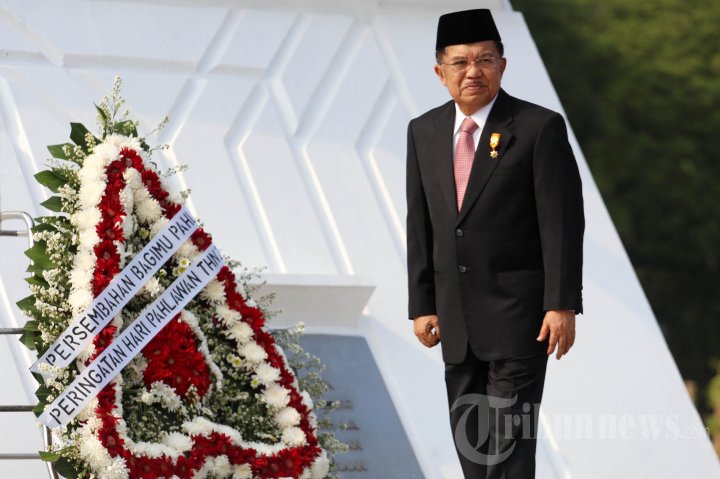 Wapres JK Pimpin Peringatan Hari Pahlawan Di TMP Kalibata