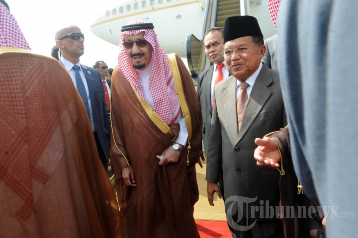 Wapres Jusuf Kalla Melepas Keberangkatan Raja Salman
