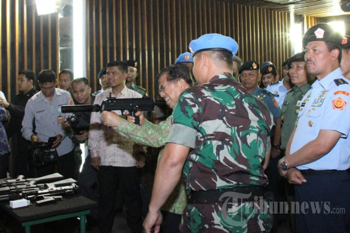 Wapres Jusuf Kalla Tinjau Mako Paspampres