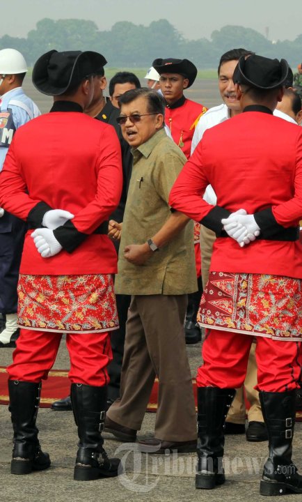 Wapres Tinjau Persiapan KAA Di Bandara Halim Perdanakusuma