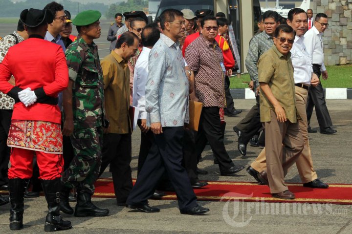 Wapres Tinjau Persiapan KAA Di Bandara Halim Perdanakusuma