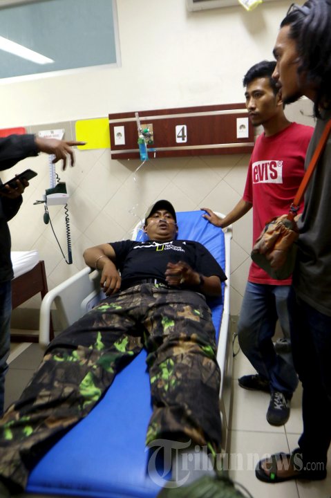 Warga Demo, Aparat Represif