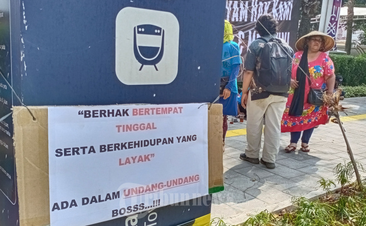 Warga Demo Menuntut Segera Menghuni Rusun Bayam