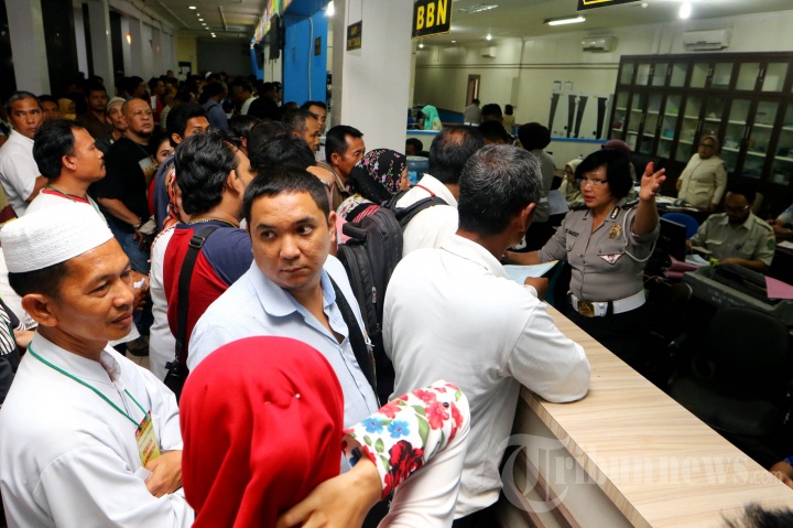 Warga Medan Perpanjang Surat-surat Kendaraannya
