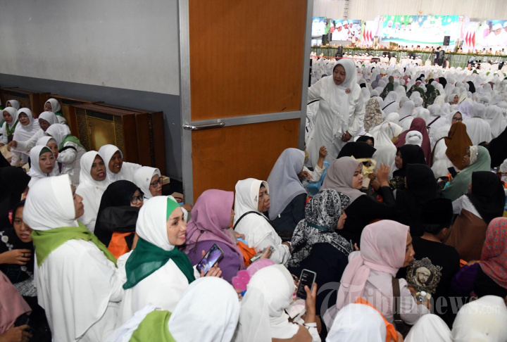 Warga Nahdliyin Jawa Timur Bersholawat #2 di JX International