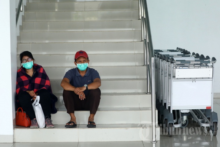 Warga Natuna Gunakan Masker Saat Jalani Aktivitas Sehari-hari