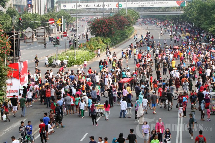 Warga Padati Lokasi Ledakan Sarinah Saat CFD