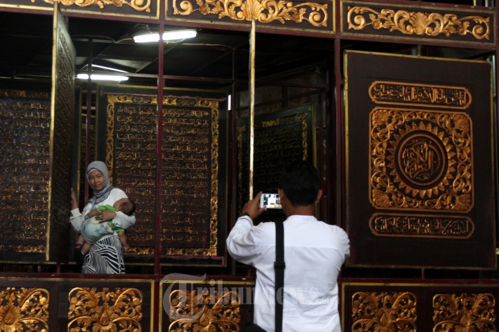 Wisata Religi Al Quran Raksasa Palembang