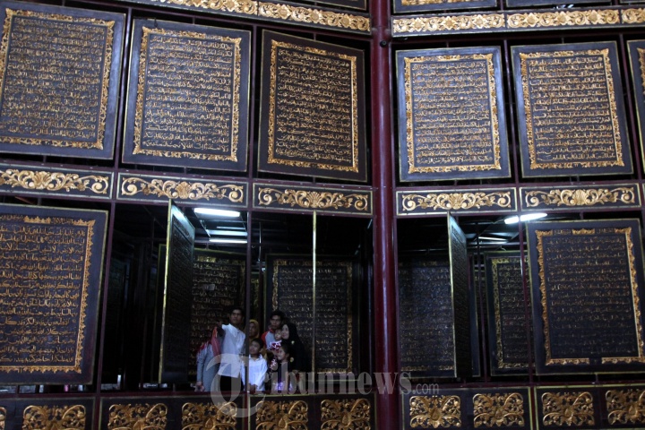 Wisata Religi Al Quran Raksasa Palembang