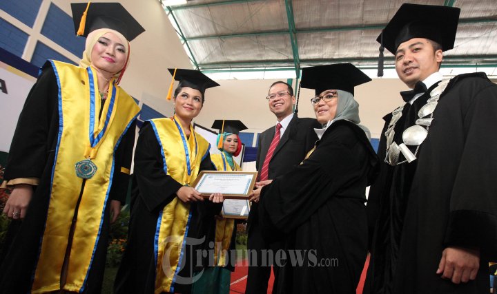 Wisuda Mahasiswa STIE Ekuitas Bandung