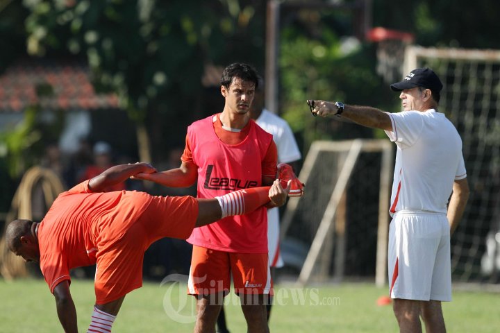 Wlington dan Rafael Da Silva Pemanasan