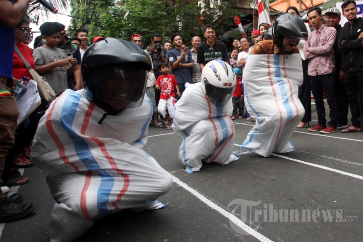 WNA Ikut Perlombaan Meriahkan HUT RI