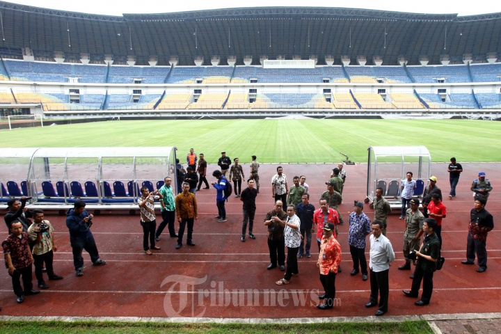 Yana Mulyana Tinjau Stadion GBLA