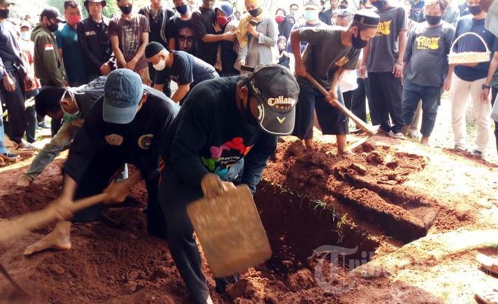 Yodi Prabowo Dimakamkan di Ciputat