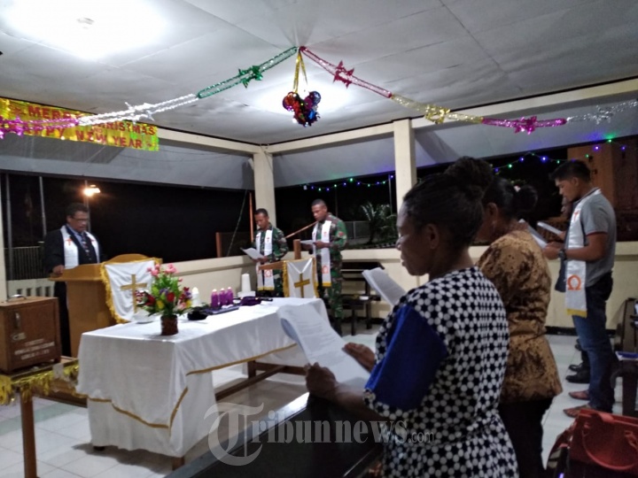 Yonif PR 328/DGH Ibadah Malam Natal