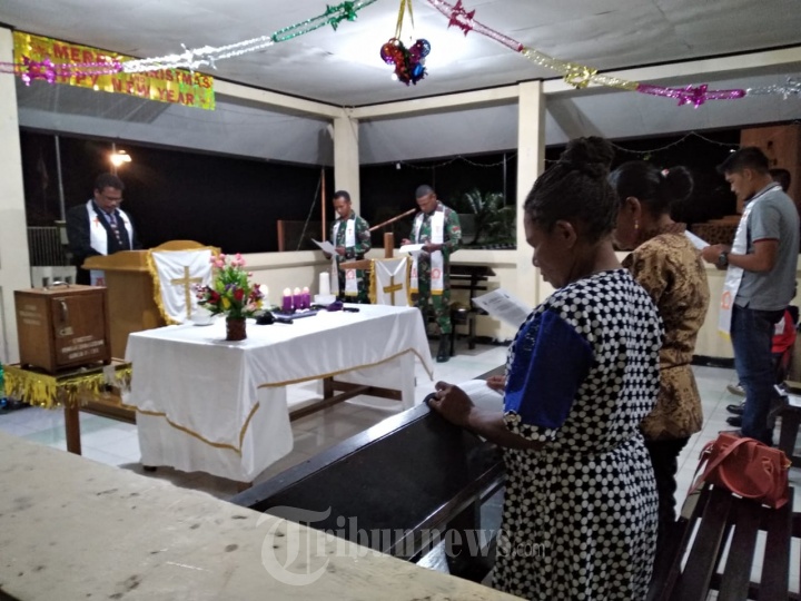 Yonif PR 328/DGH Ibadah Malam Natal