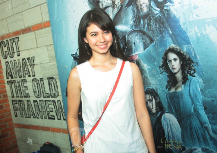 Yuki Kato Hadiri Press Screening Film Mantan