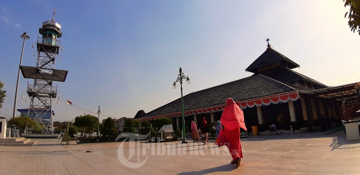 Ziarah dan Mengunjungi Masjid Agung Demak