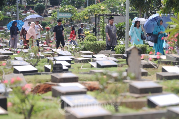 Ziarah Kubur Saat Lebaran Hari Kedua