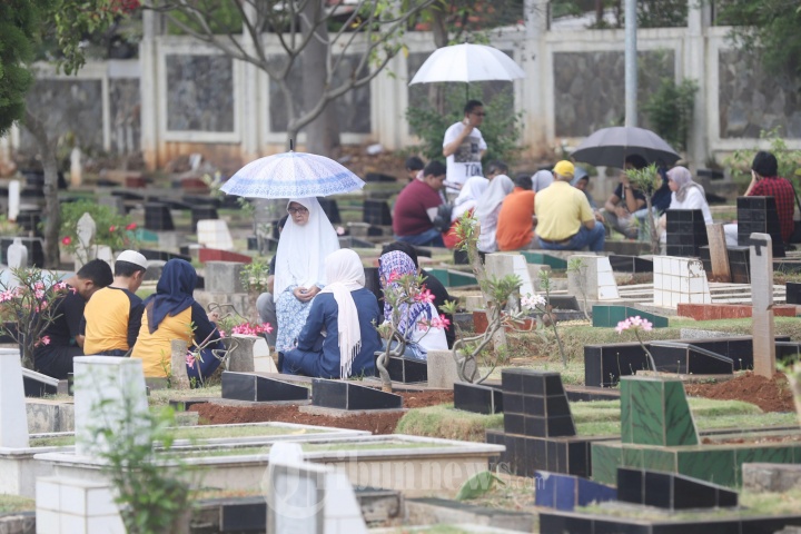 Ziarah Kubur Saat Lebaran Hari Kedua