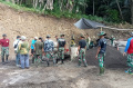 100-personel-terlatih-menyerbu-perkampungan-desa-selumbung_20240222_214615.jpg