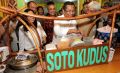Dahlan Iskan Makan Soto Kudus Kauman