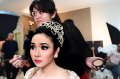 Gisel dan Gading Fitting Baju Pengantin