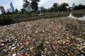 Sampah Banjir Menumpuk