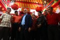 Hatta Rajasa Lepaskan Burung di Kelenteng