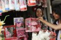 Penjual Bunga dan Boneka Hari Kasih Sayang