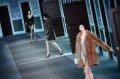 Foto Fashion Show Rancangan Marc Jacobs untuk Louis Vuitton