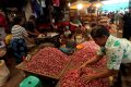 Pedagang Bawang di Pasar Induk Kramat Jati