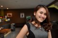 Ayu Ting Ting Menjadi Pelayan Restoran