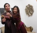 Desta dan Natasha Rizky Fitting Baju Pengantin