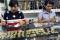 Harga Perhiasan Emas Turun