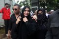 Krisdayanti dan Raul Lemos Melayat Ustadz Jeffry