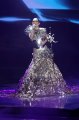Syahrini Bergaun Seberat 30 Kg di SCTV Music Awards