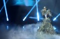 Syahrini Bergaun Seberat 30 Kg di SCTV Music Awards
