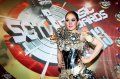 Syahrini Bergaun Seberat 30 Kg di SCTV Music Awards