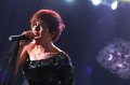 Novita Dewi X Factor Tampil di Konser Lenka